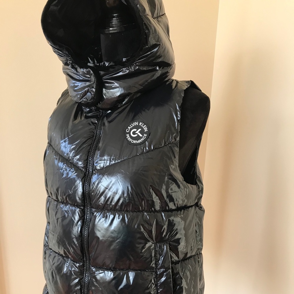 NWT Calvin Klein Performance shiny puffer vest
